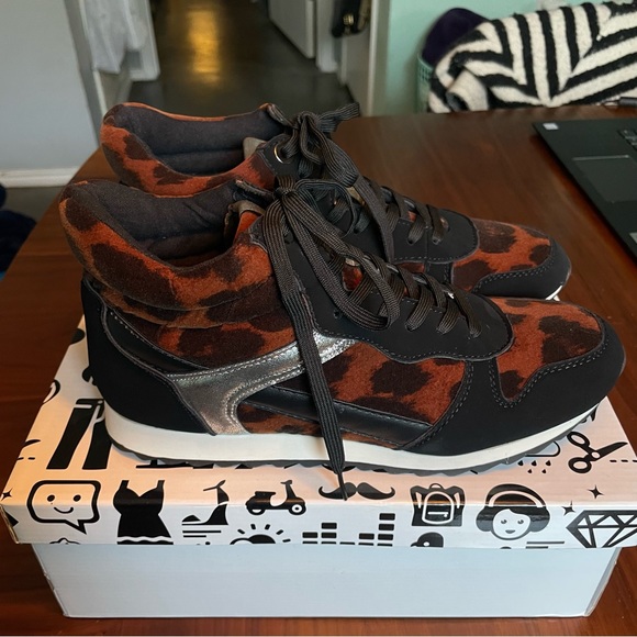 NIB Bamboo Leopard print high tops - Picture 4 of 5